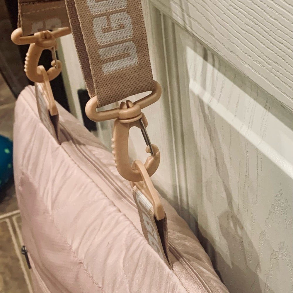 UGG Mischa Quilted Outdoor BLANKET 60”x 72”.  Folding instructions included.